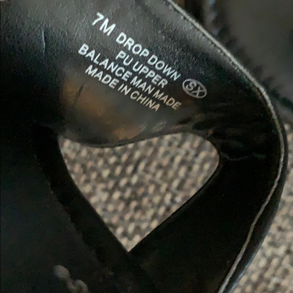 Aerosoles Thong Sandals - Size 7 - Picture 4 of 5